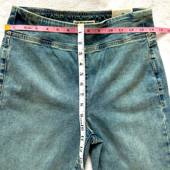 WE THE FREE In My Feelings Mid Rise Pull On Cropped Boot Jeans--S - Picture 13 of 14